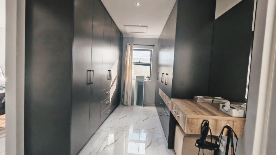 3 Bedroom Property for Sale in Hartenbos Heuwels Western Cape